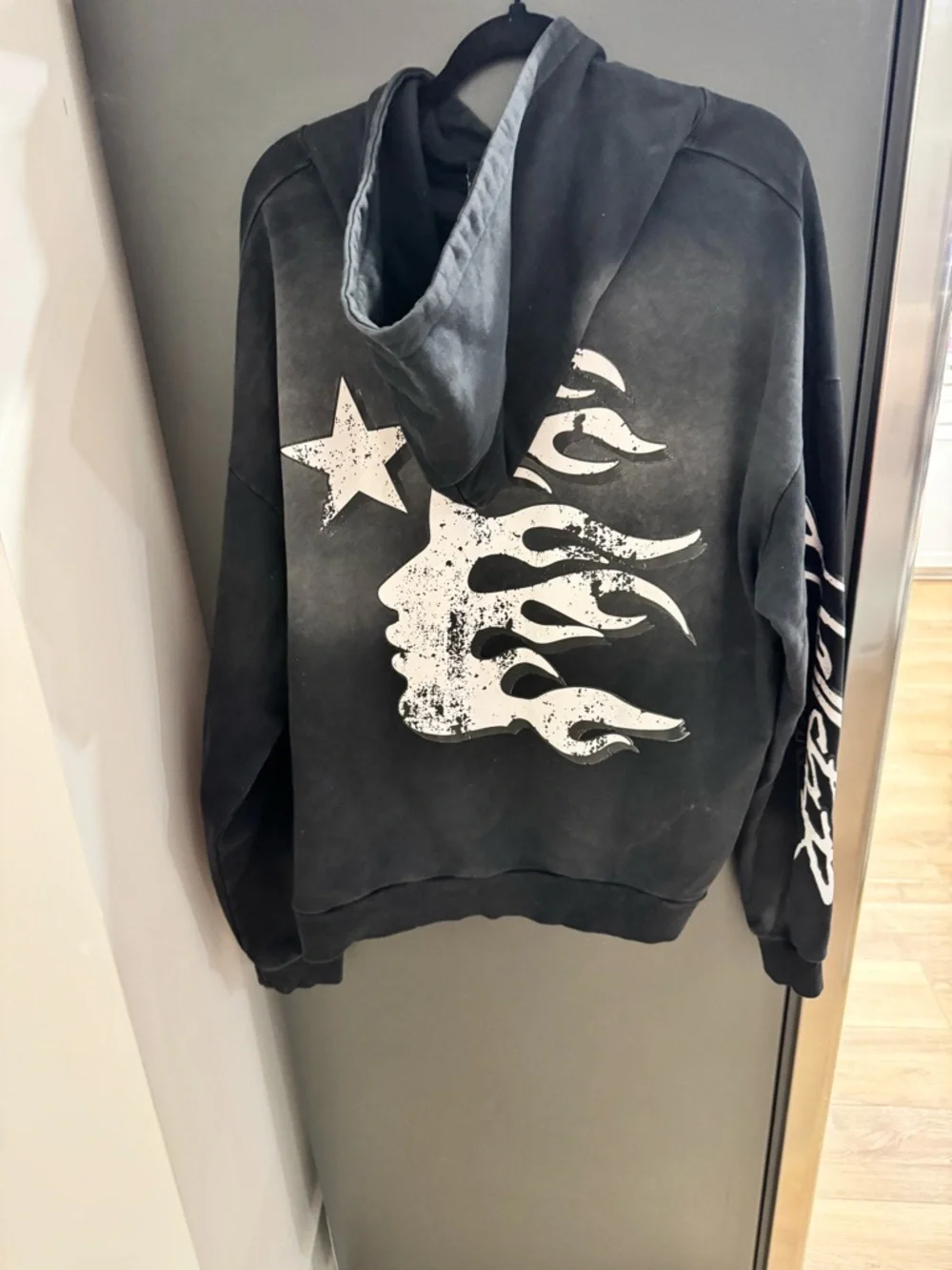Hellstar Records Tour flame-print hoodie in faded black. - Picture 3 of 9